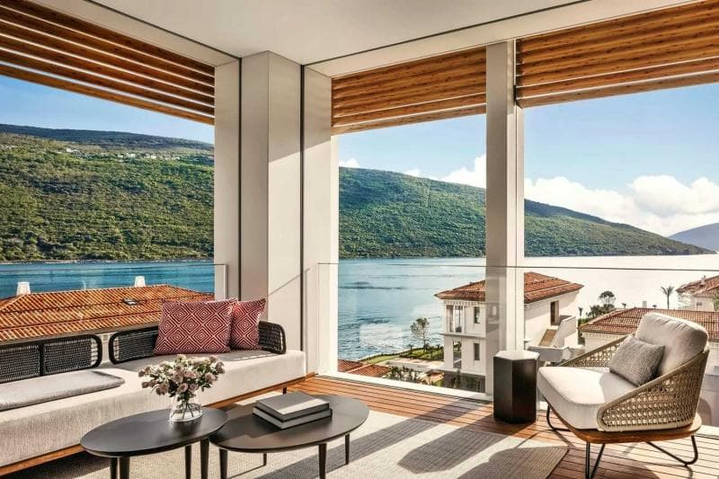 원앤온리 포르토노비 interior