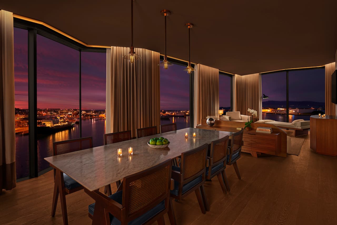 디럭스 스위트