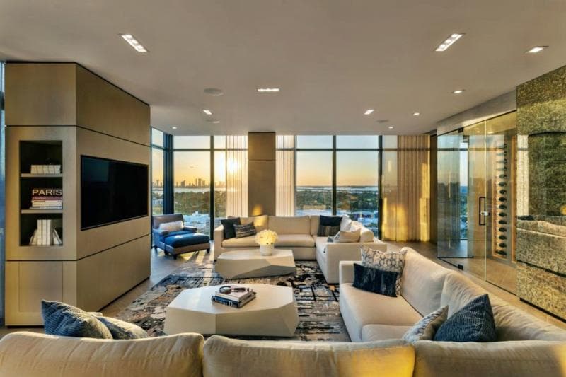 3 Bedroom Bi-Level Penthouse Suite